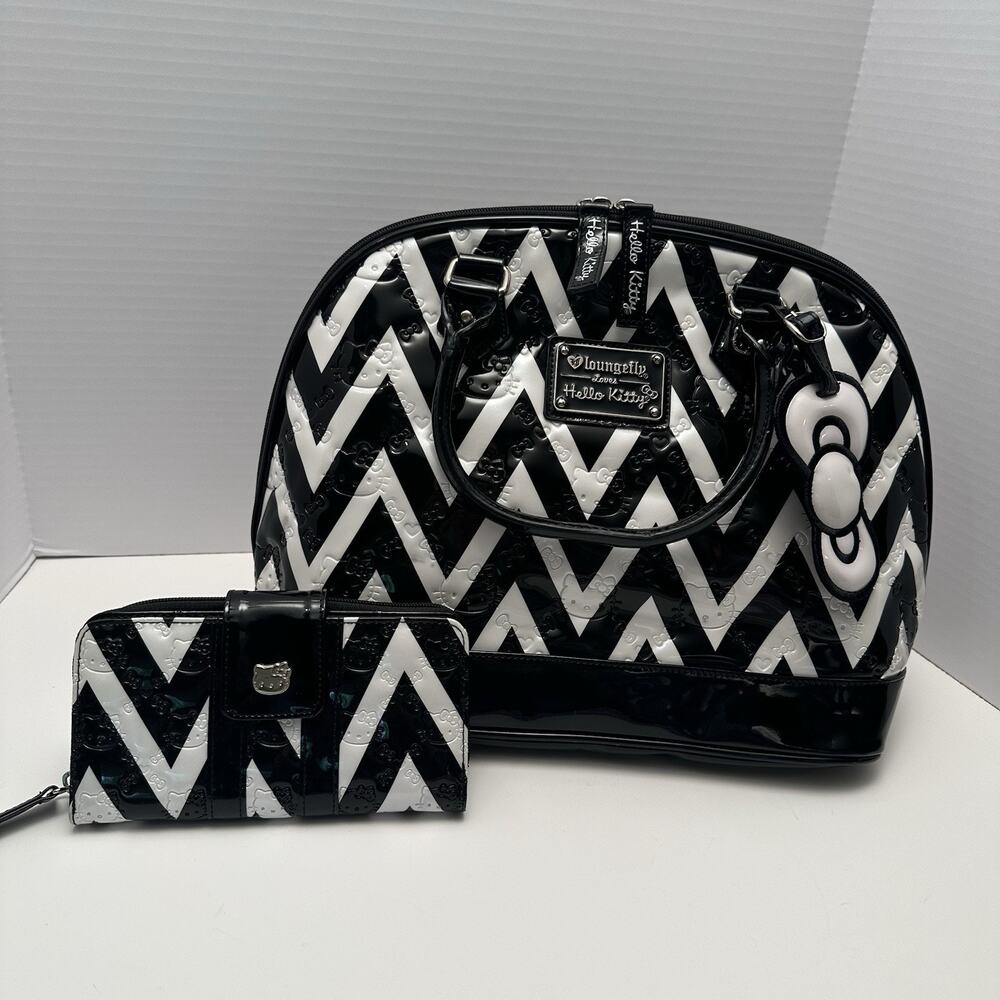 2014 Loungefly x Hello Kitty Embossed Black White Chevron Bowler Bag & Wallet